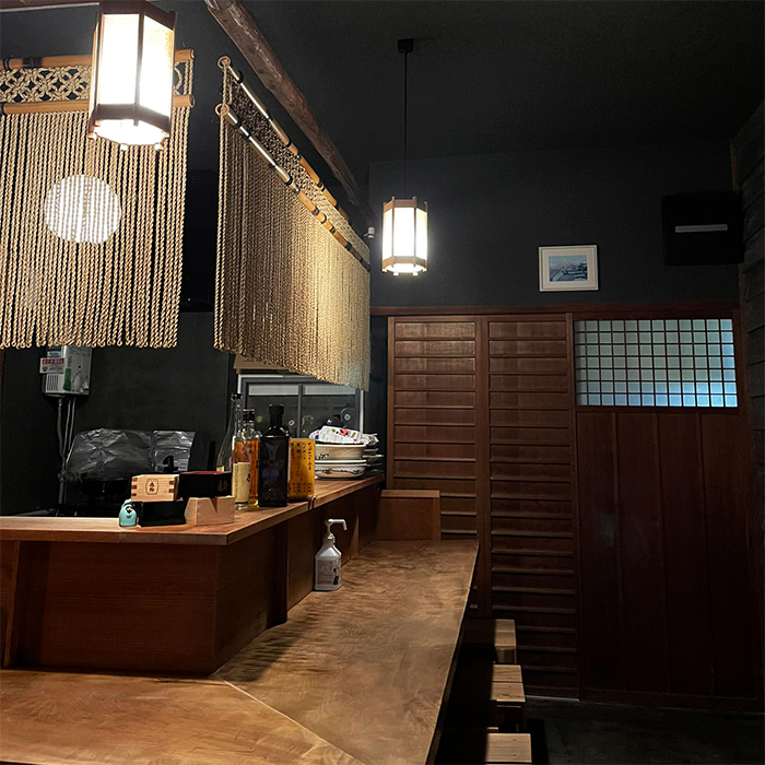 小料理すみやのカウンター
